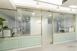 민트 클래식 무드의 프리미엄 스터디카페 E-RUDA